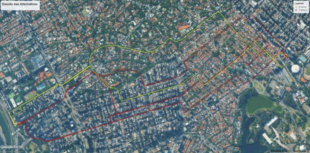 Estudo das alternativas de traçado sobre imagem de satélite: em amarelo a rede existente, em vermelho as rotas projetadas atravessando a malha urbana
